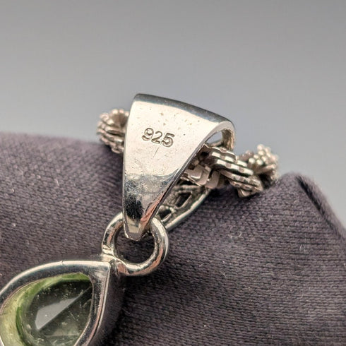 ヴィンテージ グリーンサーペンティン&純銀 ペンダント 純銀ネックレス付き